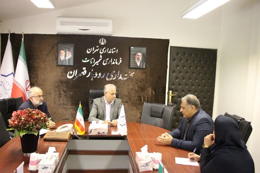 دیدار رئیس شعبه پست بانک تجریش با بخشدار رودبارقصران