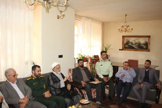 دیدار مسئولان بخش رودبارقصران با خانواده معظم شهیده دکتر فرحناز آبنیکی، شهید راه سلامت در دوران کرونا